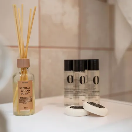 Neon 45 - Properunit Apartmán Vratislav